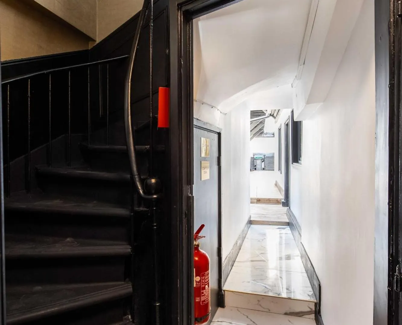 Hostel Eiffel Paris